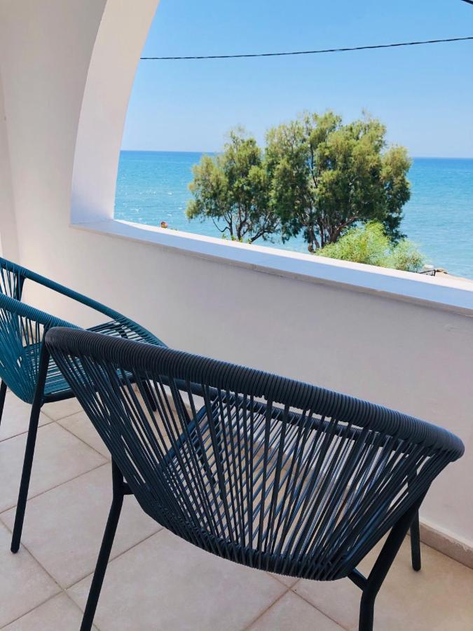 Mini Villas Avra Keratokampos Exteriör bild